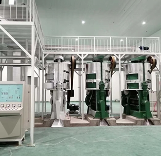 精煉花生油都需要經過哪些工序？華泰精煉設備廠家