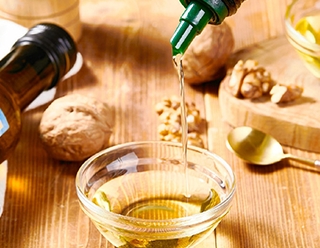 如何選擇核桃油生產線設備？華泰糧油機械廠家